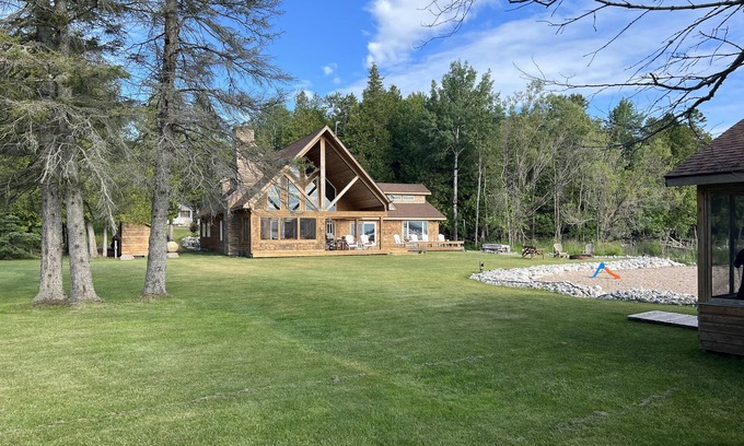 Hessel House | Spacious Waterfront Home in Hessel - Perfect for large families! Pet Friendly.