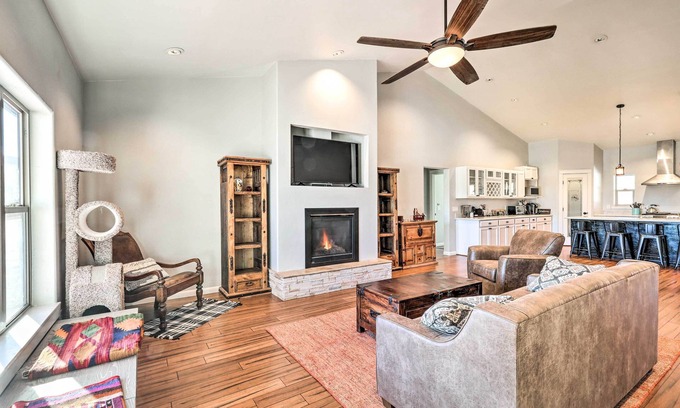 Williams House | Spacious Williams Home w/Yard: Near Hiking!