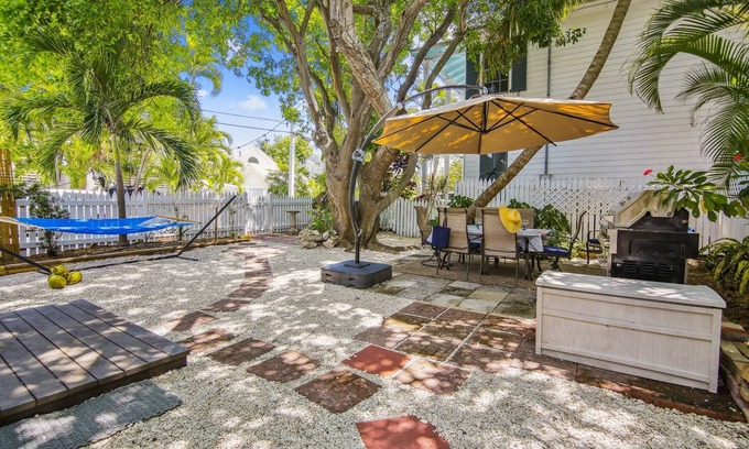 Uptown - Upper Duval House | Spanish Lime Cottage by AvantStay | Old Town Key West Location | Long Stays Only