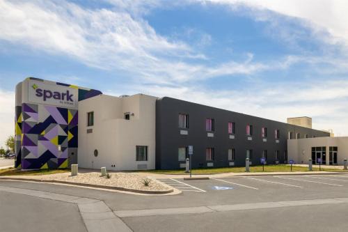 Artesia Hotel | Spark by Hilton Artesia