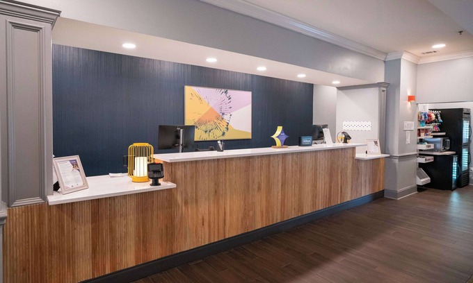 Brandon Hotel | Spark by Hilton Brandon