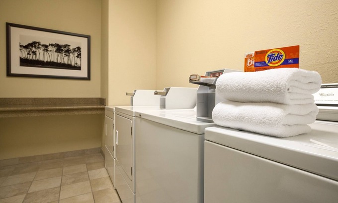 Florence Hotel | Spark by Hilton Florence North I-95, SC