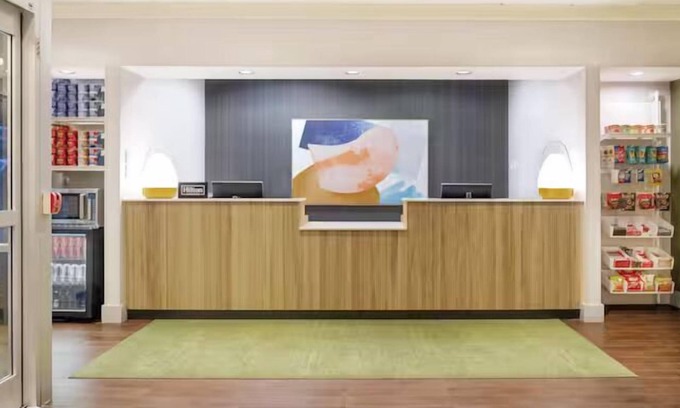 Waldorf Hotel | Spark by Hilton Waldorf