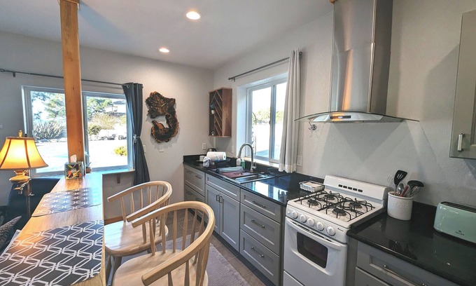 Brookings Apartment | Sparkling Clean, Private & Quiet! Amazing Ocean Views [1]