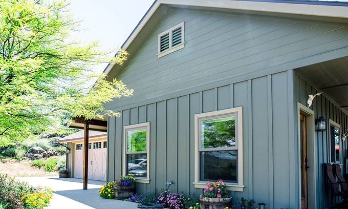 Ramona House | Sparkling Hot Tub!-Amazing Mt and Lake Views-Serenity-Abundant Wildlife