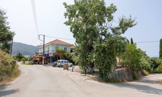 Agia Marina Condo | SPARROW APARTMENT (SPYRGITIS)