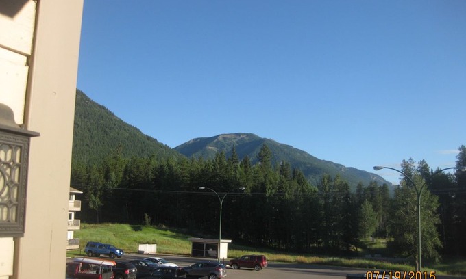 East Kootenay House | Sparwood Furnished 2 Bedroom 1 Bathroom Corner Third Floor Condo Vacation Rentals