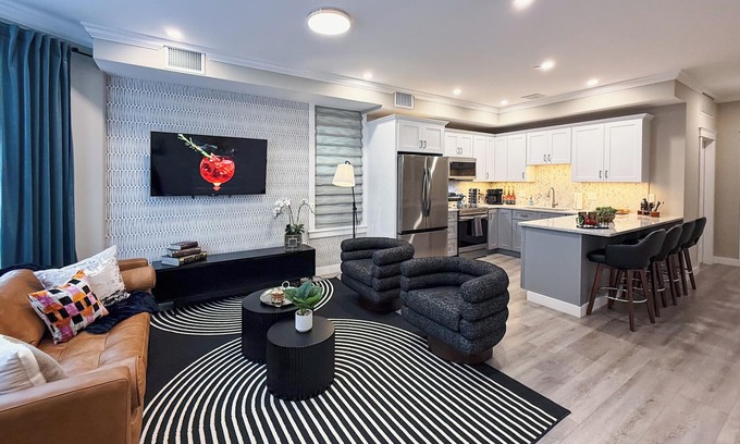 Portsmouth Apartment | Speakeasy Vibe ~ Luxe 1BR ~ <2min walk to MKT SQ