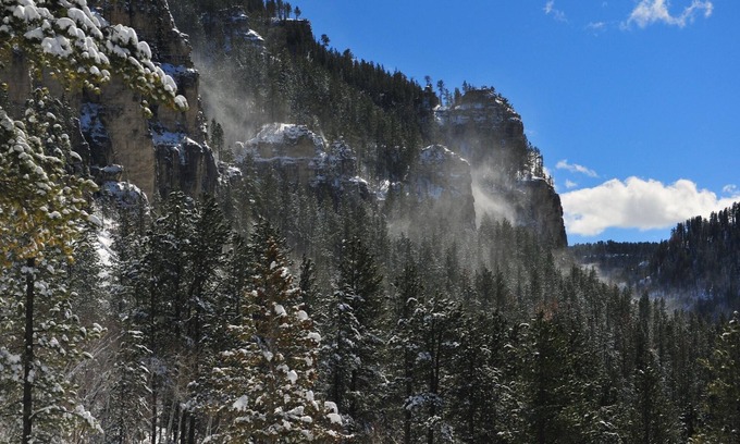 Lead Cabin | Spearfish canyon vacation home 15 minutes from Terry Peak Ski Area & Deadwood.