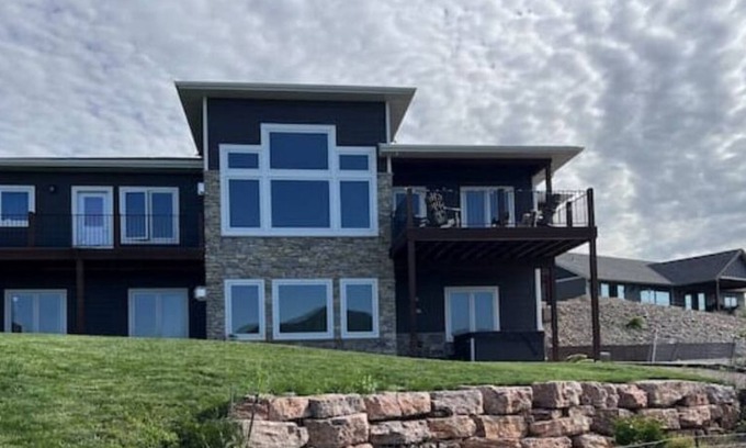 Spearfish House | Spearfish scenic views new home
