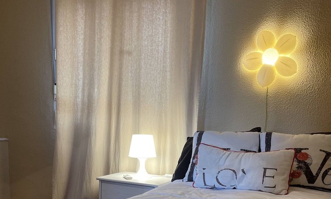 Luanco Condo | Special couples. Pack with CAVA, candles and romantic decoration. Next to the beach.