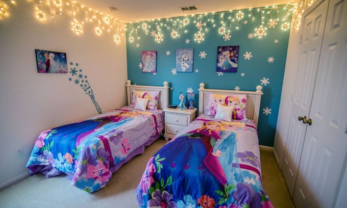 Windsor Hills Villa | *Special Deals! FROZEN Bedroom. Closest To Disney 6BR/4BA Pool No Rear Neighbors