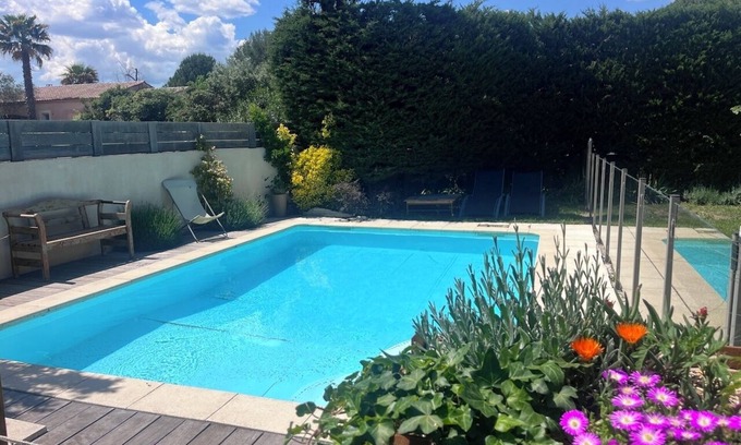 Teyran Villa | Special offer 🌴 Beautiful air-conditioned family villa with pool