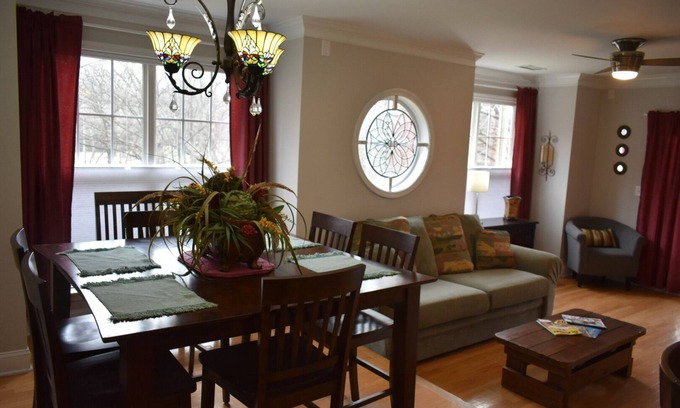 Third Ward Condo | Special Pricing Uptown Condo Minutes from Bank of America Stadium