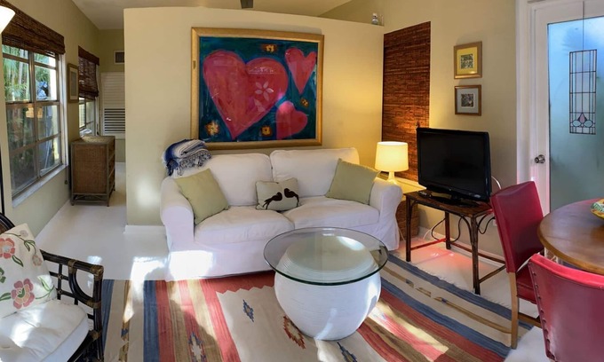 Northeast Coconut Grove Cottage | ❤SPECIAL PROMO❤ Gorgeous Zen Romantic Cottage in idyllic COCONUT GROVE Pets ok