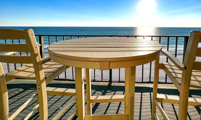 Biltmore Beach Condo | Spectacular 3 Bedroom, 2 Masters on the Water, amazing views, free beach chairs