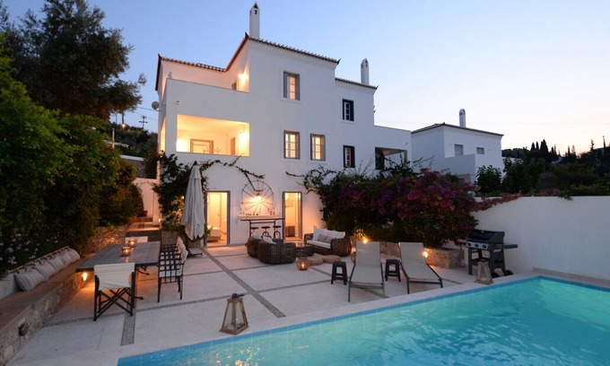 Spetses Villa | Spectacular 5-bedroom 6-bath Spetses villa with sweeping views and private pool