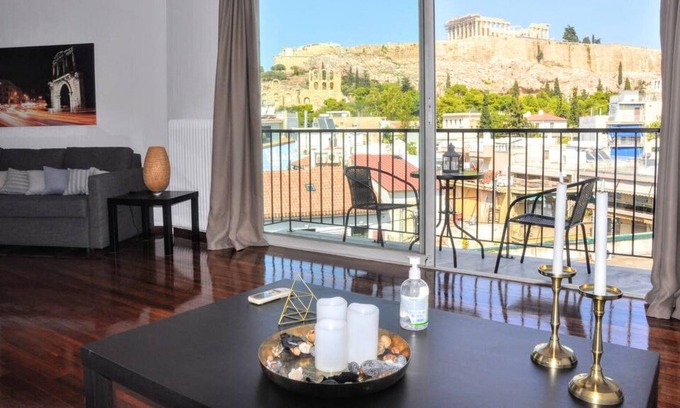Anafiotika Apartment | Spectacular Acropolis view apartment