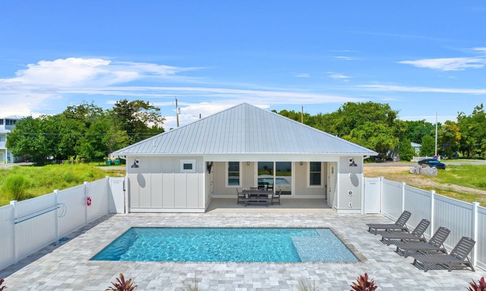 Laguna Beach House | Spectacular Craftsman Home w Perfect Backyard Oasis - POOL & GOLF CART
