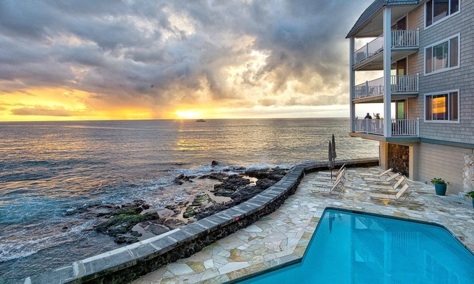Kailua-Kona Condo | Spectacular Condo 🤿 with a Lanai that Almost Hangs Over The Ocean! 🌊 - Hale Kona Kai 304