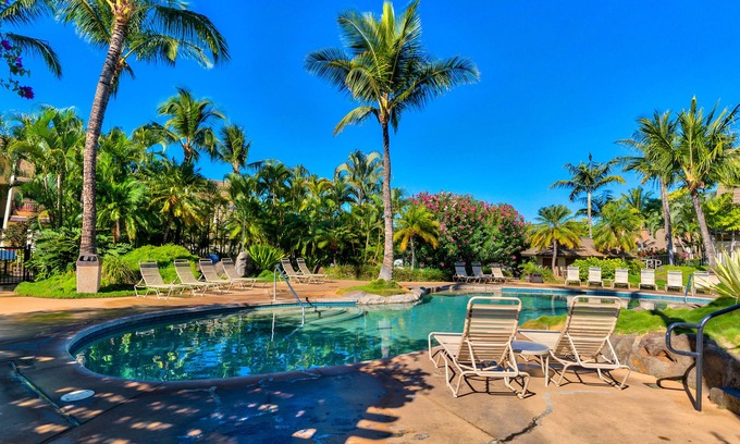 Kihei Condo | Spectacular condo with washer/dryer, pools & hot tub - close to the beaches