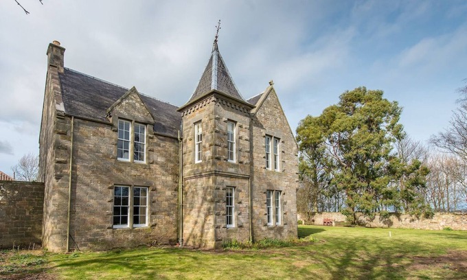 St. Andrews House | Spectacular country house outside St Andrews - Sleeps 10