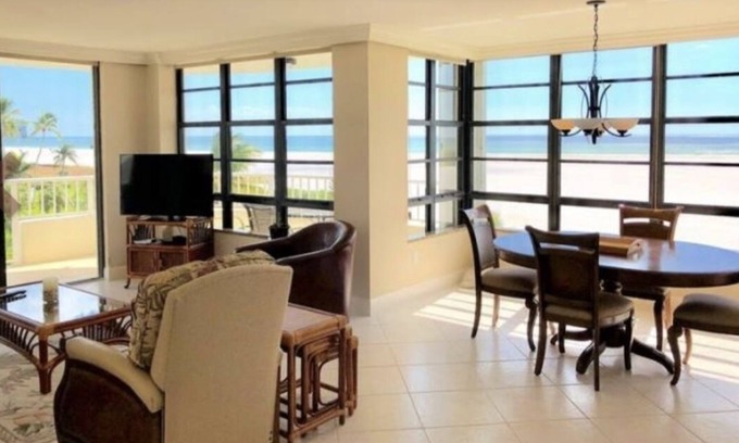 Marco Island Condo | Spectacular FRONT UNIT located on the beach with a full gulf view.