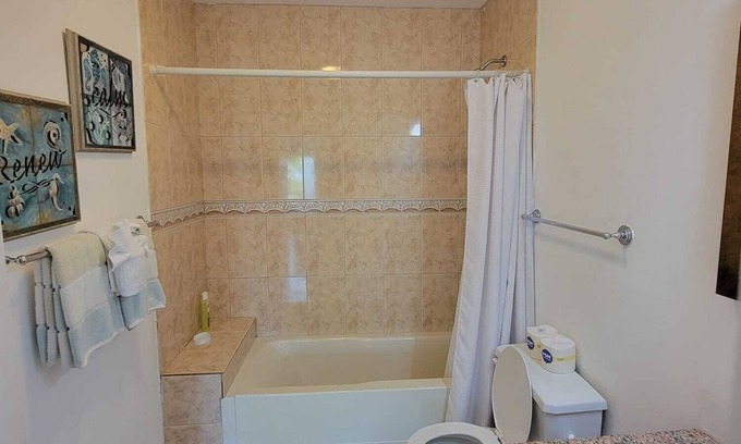 The Bight Apartment | Spectacular Grace Bay View studio - Short Walk to Beach, Restaurant and Bars