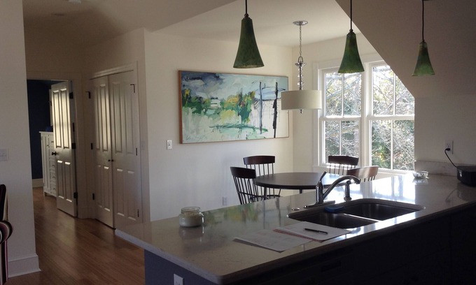 Oxford Apartment | Spectacular Guest Quarters 3 Blocks From Oxford Square