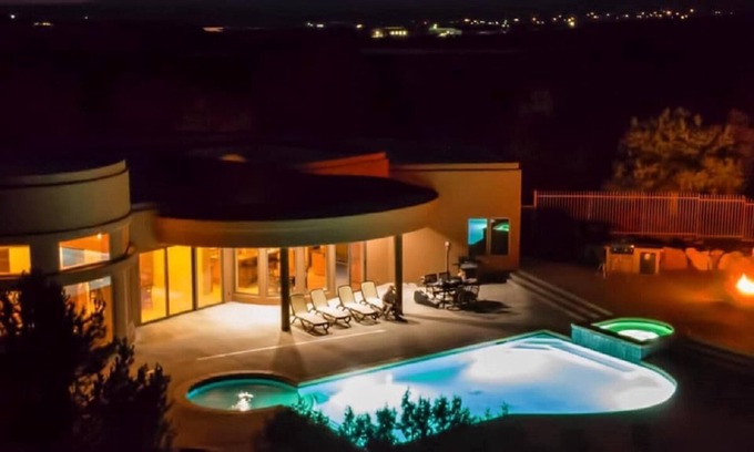 Kanab House | Spectacular Home with Private Pool and Spa and Million Dollar Views