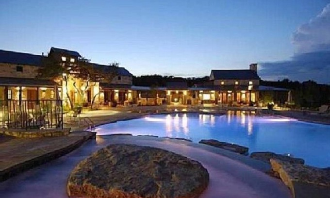 Jonestown House | Spectacular Lake Travis Views! Resort Lifestyle, 4 Pools, Grill, Gym, Trails
