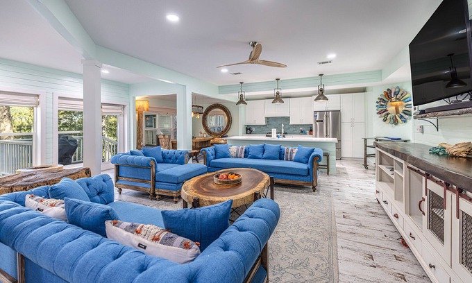 Sandestin House | SPECTACULAR LAKE FRONT~6Person Golf Cart~Renovated~FREE Activities~HEATEDPOOL