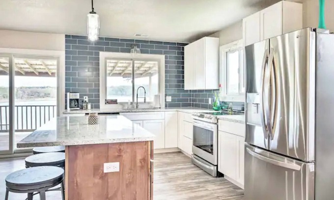 Shell Knob House | SPECTACULAR Lake Views! Lakefront Oasis- 3BR-2BA Sleeps-12