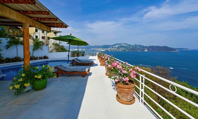Caleta House | Spectacular Views From Casa Belza