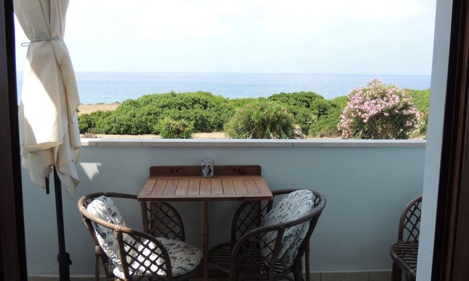 Funtana Meiga Apartment | SPECTACULAR PANORAMA - Tharros seafront, a few steps from the beach
