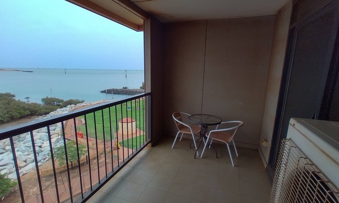 Port Hedland Apartment | Spectacular Port Views