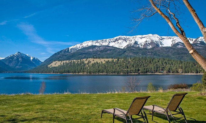 Joseph House | Spectacular Views of Wallowa Lake & Mountains w/Gas Fireplace & Large Yard