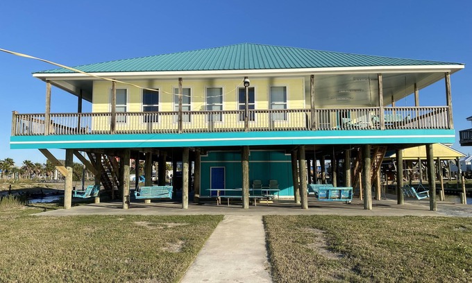 Grand Isle House | Spectacular Water Front Home, Lighted/Night Fishing, 500 Lb Ice Machine