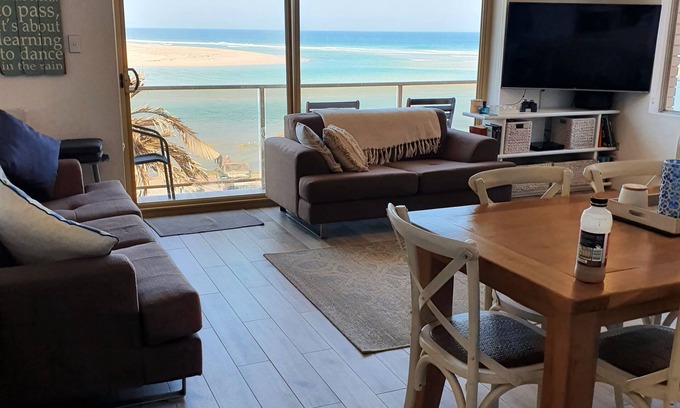 The Entrance Apartment | Spectacular Waterfront apartment. Best location in The Entrance.
