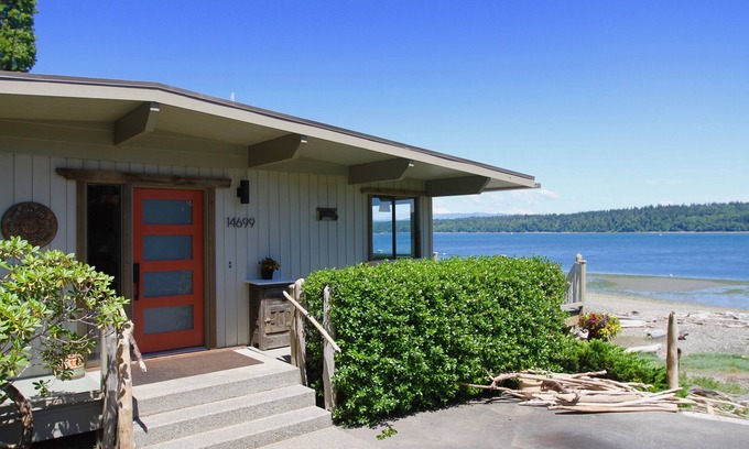 Anacortes House | Spectacular Waterfront Home – Family Friendly – Deception Pass/Anacortes