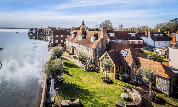 Bosham House | Spectacular Waterfront Home | Pass The Keys
