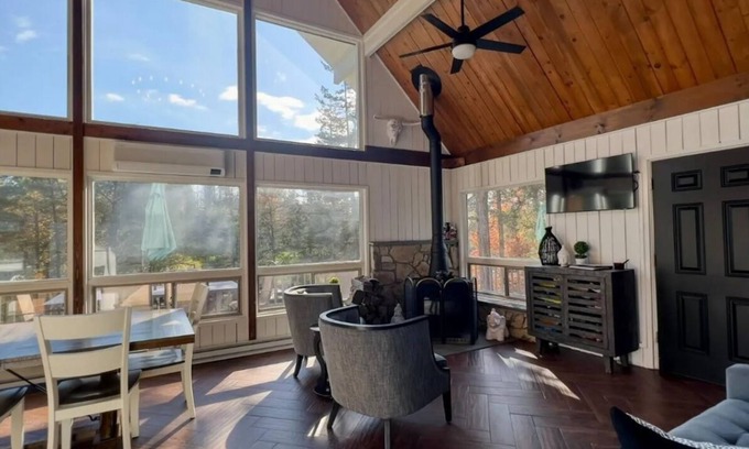 Athens House | Spectacular Waterfront Lake Home, near Hunter & Windham mountain’s
