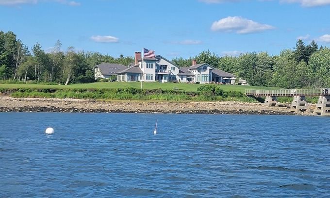 Sedgwick House | Spectacular Waterfront Home on the Eggemoggin Reach