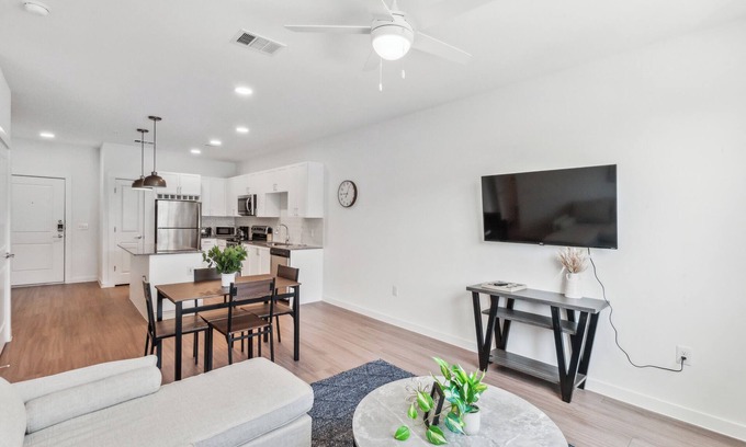 Austin Apartment | Spectra Parks 7310, Stunning Austin Oasis