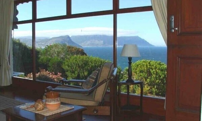 Simon's Town House | Spend the winter in the Cape of Good Hope