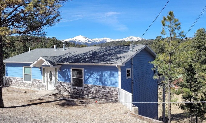 Ruidoso House | *Spend Your Summer in the Cool Pines* with a great mountain view!