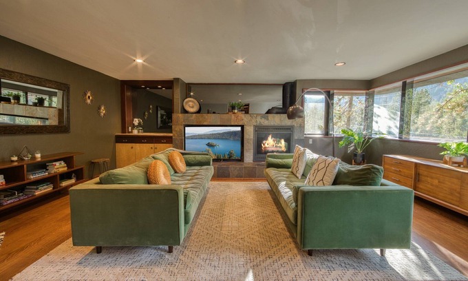 Alpine Meadows House | Spire Chalet at Alpine Meadows - 4BR 4.5 BA W/Hot Tub & Ski Shuttle