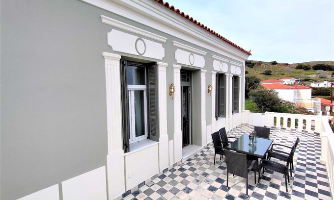 Steniai House | Spiti Sea View Neoclassical House in Stenies