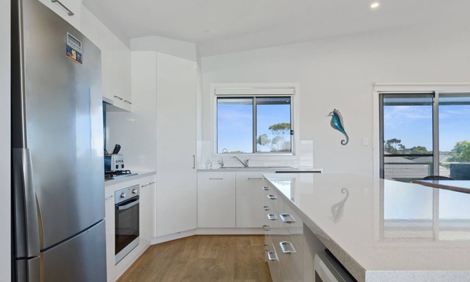 Normanville House | Splash on Defiance - 7 Defiance Court