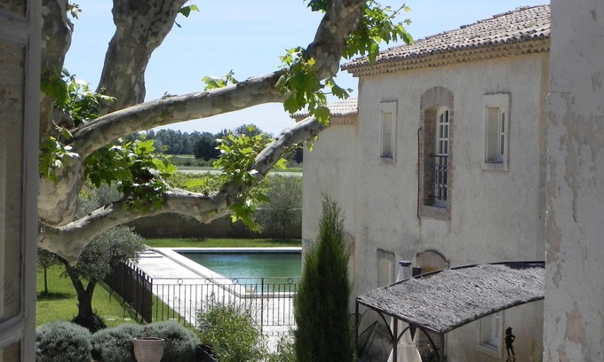 Tulette Apartment | Splendid apartment in centuries old Provence farmhouse